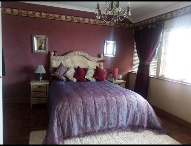 5 BEDROOM HOUSE FOR SALE IN GLENWOOD